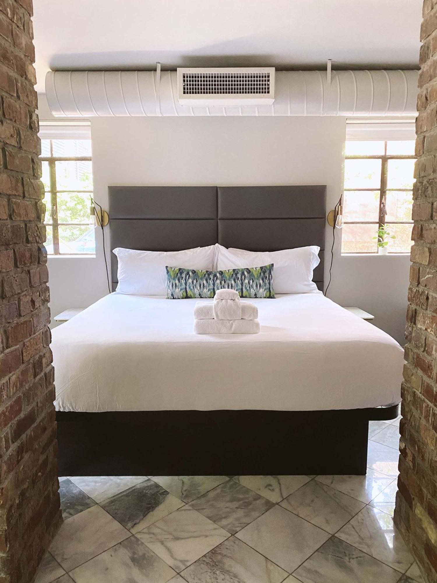 King And Queen 1st Floor Sleeps 6
