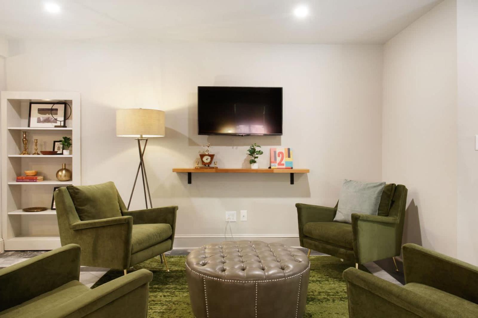 King And Queen 1st Floor Sleeps 6 *